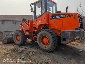 Cargadora Usada Doosan DL303 DL301 DL300 Gold <span class=keywords><strong>de</strong></span> 3 Toneladas Lista para Exportación con Enganche, Cucharón para Roca <span class=keywords><strong>de</strong></span> Servicio Pesado, Cuchilla Barredora Original - Product Image 5
