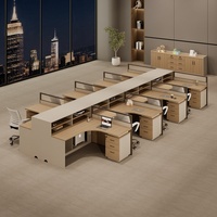 Poste de travail en L minimaliste avec écran de séparation et ensemble de chaises de bureau pour 2 ou 3 personnes