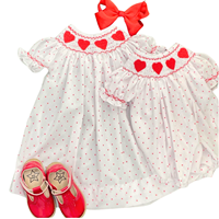 Robe pour bébé fille, vêtements pour enfants brodés à la main, broderie de cœur rouge, coton blanc, Saint-Valentin, usine du Vietnam, vente en gros