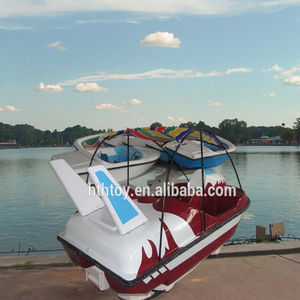 Pedalò a Forma di Astronave per 2 Persone - Attrezzatura per Giochi d'Acqua in Vendita - Product Image 2