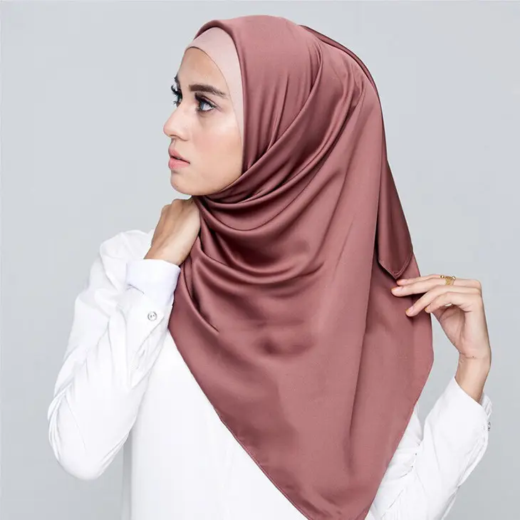 도매 일반 조젯 스카프 최고의 이슬람 Hijab 고품질 쉬폰 Hijab 세트 일치하는 컬러 쉬폰 Hijab 내부 캡