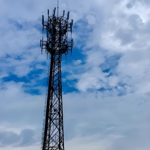 เสาส่งสัญญาณเหล็กแบบกำหนดความสูงได้สำหรับสถานีฐาน 5G รองรับ GSM WiFi - Product Image 5
