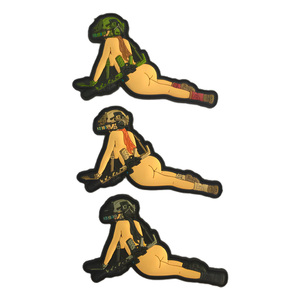 Nhà sản xuất tùy chỉnh logo thương hiệu chữ nhỏ Silicone nhãn thương hiệu PVC vá 3D móc và vòng lặp ủng hộ vá cho quần áo - Product Image 1