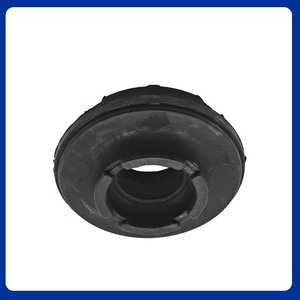 48674-26040 Douille de tige de poussée automobile Douille de suspension Douille de bras oscillant - Product Image 3