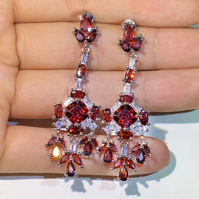 Orecchini da donna in argento di alta moda con zirconi rossi colorati colorati KYED0776