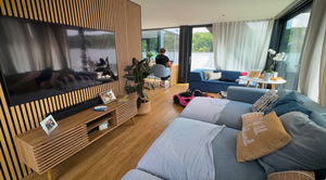 Grand Bateau <span class=keywords><strong>Restaurant</strong></span> Flottant 24m*12m pour 200 Personnes avec Panneaux Solaires Générateur Toilettes Péniche pour une Expérience Culinaire Ultime - Product Image 4