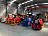 Véhicule de tourisme multi-places pour 12 personnes/section, train électrique de tourisme en plein air