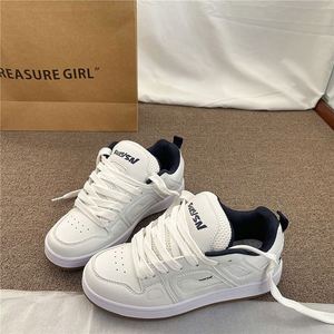 Chaussures rétro coréennes pour femmes, style 'bread shoes', tendance américaine, chaussures de skate de niche, baskets légères à semelle épaisse pour étudiantes, usage quotidien - Product Image 4