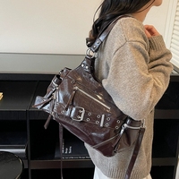 Ladies Fashion Y2K Rivet Street Sac à bandoulière personnalisé Multiple Pockets Retro Spicy Girl Crossbody Bag Oeillets Belt Handbag