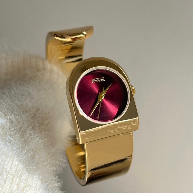 IEKE Golden Fashion Bracelet Watch - Personalized Women's Fashion Trend 2026 New Model Women's Watch - Gift for Friends