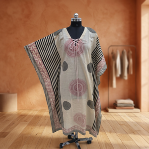 Caftán Largo Holgado de Algodón para Verano, Estilo Boho con Cuello en V, Maxi Caftán Holgado con Estampado Geométrico y Manga Corta - Product Image 1