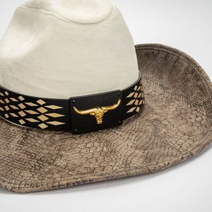 Sombrero de Vaquero Unisex de Cuero PU 2025, Color Beige con Estampado de Serpiente, Ala con Decoración de Cabeza de Toro Dorada, Cinturón Negro, Estilo Occidental - Product Image 4