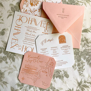 Set di Inviti Matrimoniali Personalizzati in Letterpress, Lussuoso Biglietto Nuziale <span class=keywords><strong>Rosa</strong></span> con Lamina e Rilievo, Invito di Nozze con Busta - Product Image 1