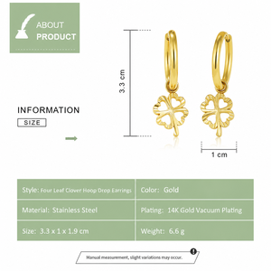 Boucles d'oreilles créoles pendantes trèfle à quatre feuilles en acier inoxydable plaqué or 14K sous vide avec breloque cœur ouvert - Product Image 2