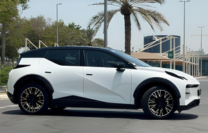 รถยนต์เอสยูวีไฟฟ้าสุดหรู รุ่น ZE EKR X AWD ปี 2024 - Product Image 3