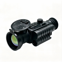 Visor de Imágenes Térmicas 640x512, 12um, 50Hz, 35mm, Alcance de 1000m, Detección de Vehículos a 1.6km, IP67, WiFi, 64GB, OLED 1600x1200, NETD 20mK