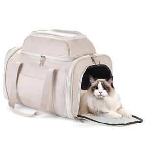 Sac de transport pour animaux de compagnie en cuir de qualité supérieure avec design approuvé par les compagnies aériennes, dessus extensible et maille respirante pour des voyages confortables des petits animaux - Product Image 1