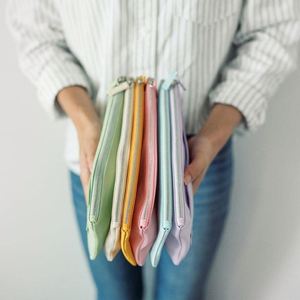 Bolsa de Maquillaje Portátil Grande, Ligera, Reciclable y Ecológica de Nailon con 6 Compartimentos, Organizador de Cosméticos Impermeable para Mujer - Product Image 3