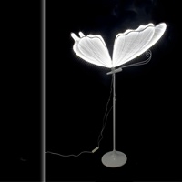 Lampe de sol LED papillon à prix réduit pour mariage, hauteur réglable et mobile, lampe de décoration romantique pour mariage