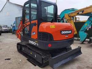 Excavadora de cadenas compacta Doosan DH60-7 usada, 6 toneladas, pocas horas, buen estado, en venta, serie Gold Mini - Product Image 4