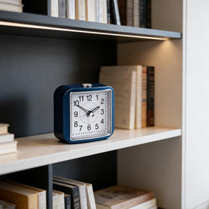 Reloj despertador silencioso cuadrado de 3.5 pulgadas Deep Blue con luz nocturna para la mesita de noche de los niños. - Product Image 3
