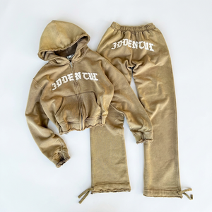 Fabricante de ropa personalizada, conjunto de sudadera con capucha ajustada y cremallera para mujer y pantalones deportivos acampanados, conjuntos deportivos para mujer - Product Image 1