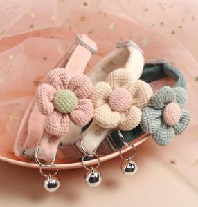 <span class=keywords><strong>Collar</strong></span> para gato y perro pequeño con campana y flor para Navidad, bonito <span class=keywords><strong>collar</strong></span> de lana para mascotas, suministro barato para gato - Product Image 3