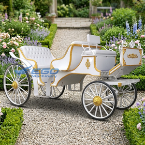 Calèche royale classique haut de gamme à chevaux, 6 places, pour cérémonie de mariage, véhicule de tourisme, décoration blanche personnalisée - Product Image 1