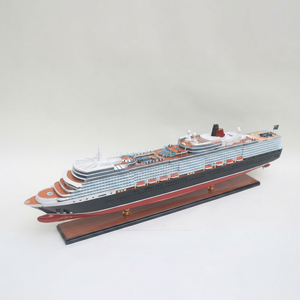 Modèle de bateau de croisière en bois de luxe fait main - Maquette de transatlantique, cadeau de vacances, décoration de vitrine, MS Queen Elizabeth 2010 - Product Image 1