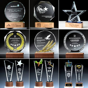 Populaire Modellen Met Unieke Kristallen Trofee Zijn Gegraveerd Met Medailles, Massief Hout Uitstekende Werknemer Jaarlijkse Herdenkingstrofee - Product Image 4