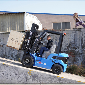 מלגזה דיזל 2 טון, הרמה 3000 מטר, תורן הרמה דו-שלבי חופשי, תא נהג ROPS, צמיגים פנאומטיים/מלאים לנוחות ובטיחות המפעיל - Product Image 6