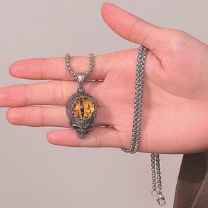 Collar Vikingo de Acero de Titanio con un Ojo de Calavera Sinistro, un Accesorio de Cadena para Suéter Masculino, Genial y Elegante - Product Image 6
