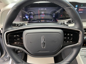 China 2023 Lincoln Corsair 2.0T Premium 261Hp 192Kw 8 velocidades Automático SUV <span class=keywords><strong>de</strong></span> lujo <span class=keywords><strong>de</strong></span> <span class=keywords><strong>segunda</strong></span> <span class=keywords><strong>mano</strong></span> para exportación - Product Image 5