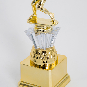Trofeo Deportivo AD62 Personalizado <span class=keywords><strong>de</strong></span> Fábrica para Juegos <span class=keywords><strong>de</strong></span> Béisbol con Figuras <span class=keywords><strong>de</strong></span> Jugadores <span class=keywords><strong>de</strong></span> Béisbol <span class=keywords><strong>de</strong></span> Juguete y Base Dorada - Product Image 3