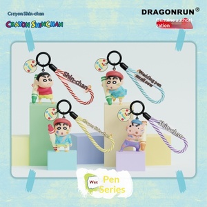 प्रीमियम क्रेयॉन छोटी नई श्रृंखला pvc जापान कीचेन हाथ से बने पेलेंट डॉल लड़कों स्कूल के सामान - Product Image 5