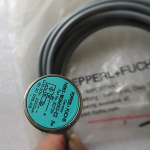 เซ็นเซอร์วัดระยะใกล้ Pepperl+Fuchs รุ่น NBB5-18GM50-E2-5M แบบเหนี่ยวนำ พร้อมขั้วต่อแบบสกรู สายยาว 5 เมตร - Product Image 2