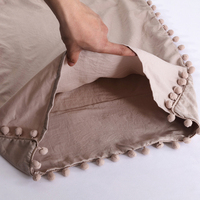 Housse de coussin carrée de luxe avec pompons mignons, 100% polyester, douce et agréable pour la peau, pour la décoration de la maison et des chambres d'hôtel