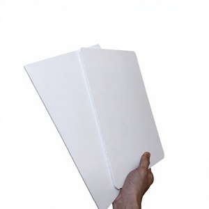 Panneau en mousse PVC PIMA Sintra 1/8 pouce (3 mm) 12 " x 24 " ultra-lisse, résistant à la chaleur, pour application de vinyle et sérigraphie - Product Image 1