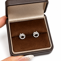 Anting-Anting Stud Moissanite Bunga Perak Sterling S925 D VVS1 GRA Hadiah Ulang Tahun Sehari-hari untuk Pengiring Pengantin Perhiasan Mewah untuk Wanita.