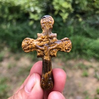 Croix en cristal de sardonyx rouge sculptée à la main, pierre de guérison naturelle, pour cadeaux