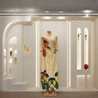 Robe longue ethnique africaine à rayures florales, style chemise d'été, boutonnée, avec ceinture à nouer, élégante, pour les vacances, la plage, ou comme tenue décontractée.