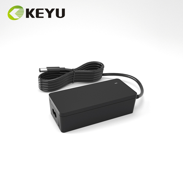 12V 5A Power Adapter 12Vdc 5Amp Ac Dc Adaptor 60W Desktop Power Supply with CE UL FCC CCC Approved