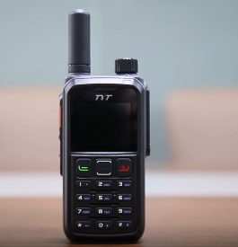 TYT IP-810/820 4G LTE Réseau Radio IP Wifi Numérotation IP68 Étanche GPS Enregistrements Vocaux Communication Globale - Product Image 2