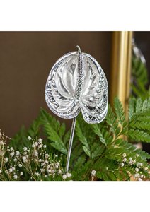 Flor Artificial de Anturio Decorativa con Acabado en Plata 999, Diseño Minimalista para Aniversarios, Interiores del Hogar, Decoración Corporativa de Lujo - Product Image 2