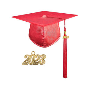 Toga y Birrete de Graduación para Niños, Color Rojo Brillante, de Fábrica - Product Image 3