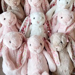 Peluche de Conejito Tímido con Estampado Floral de la Serie Jellycotts del Reino Unido, 4 Colores, Conejo de Orejas Largas, Animal de Peluche, Regalo para Baby Shower o Cumpleaños - Product Image 2