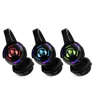 Cuffie Silent Disco RF988 UHF con LED Lampeggianti e Trasmettitori a 3 Canali, <span class=keywords><strong>8</strong></span> Ore di Autonomia, Prezzo di Fabbrica - Product Image 1
