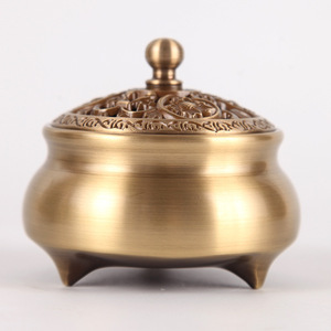 Brûleur d'encens en cuivre Tongpu Craftsman, à trois pieds, en forme d'angle, en cuivre pur, pour usage domestique, brûleur d'encens d'intérieur au bois de santal - Product Image 1