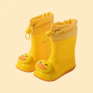 Cute Cartoon Mid-Calf Altura Botas de borracha para mulheres e crianças Waterproof Luxury Casual Style Water Shoes para inverno