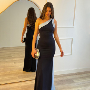 Elegante Vestido Maxi de Un Solo Hombro con Bloques de Color, Espalda Descubierta, Cintura Ajustada y Diseño en Contraste para Noche - Product Image 3